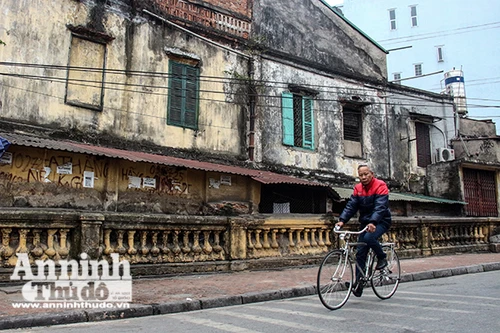 Hà Nội tĩnh lặng sớm mùng một Tết
