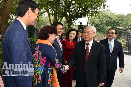 Tổng Bí thư Nguyễn Phú Trọng chúc tết Đảng bộ, chính quyền và nhân dân Thủ đô