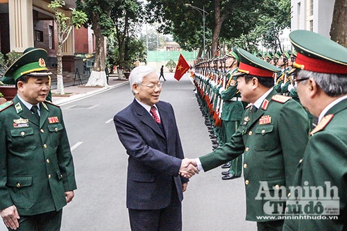 Tổng Bí thư Nguyễn Phú Trọng thăm, chúc tết Bộ đội Biên phòng