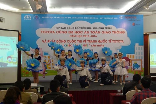 Tặng hơn 7,5 triệu sách an toàn giao thông cho học sinh tiểu học