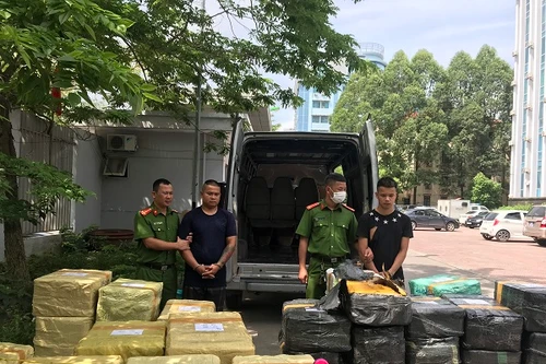 Khởi tố tội danh giết người đối với chủ và lái xe ô tô khiến chiến sỹ Cảnh sát cơ động hy sinh