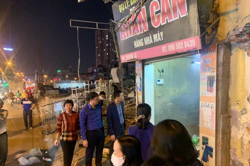 Dự án đường vành đai II tại Hà Nội: Lãnh đạo quận trực tiếp vận động, những hộ dân cuối cùng ở phường Đồng Tâm bàn giao mặt bằng