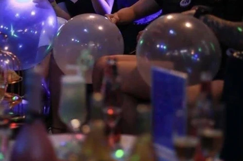 Phạt cơ sở kinh doanh ‘bóng cười’ tại khu phổ cố Hoàn Kiếm