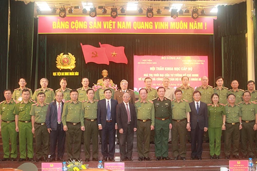 “Giá trị thời đại của tư tưởng Hồ Chí Minh về cán bộ và công tác cán bộ CAND”