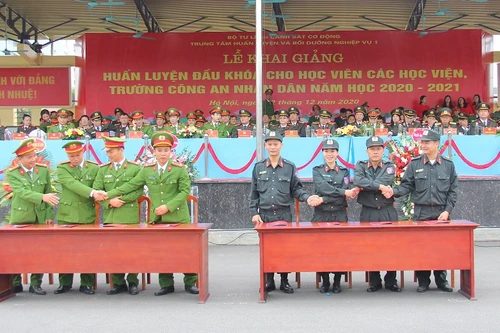 Hơn 2.000 tân học viên các trường Công an nhân dân được huấn luyện đầu khóa 