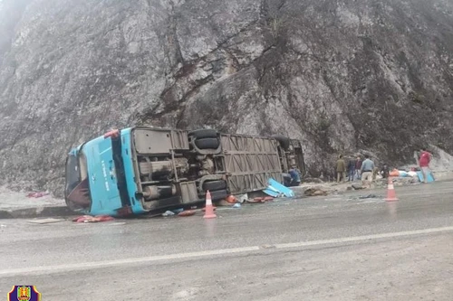 Bộ Công an chỉ đạo tập trung điều tra vụ tai nạn ô tô khách nghiêm trọng khiến 2 người tử vong