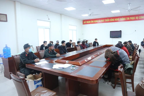 Gần 100 nam thanh, nữ tú ‘bay’ tại vũ trường New Hạ Long Club