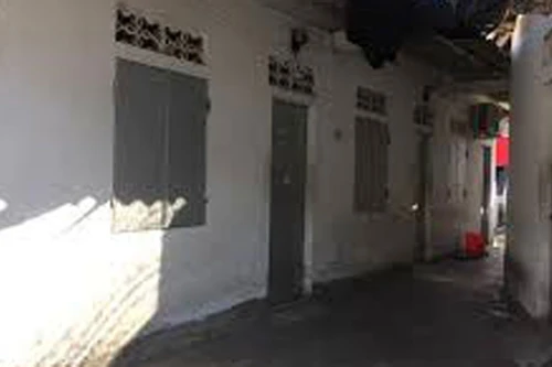 Đâm chết bạn trai của vợ rồi dùng mìn tự sát