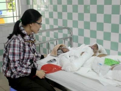 Éo le chuyện nữ vệ sĩ bị người yêu dội axit