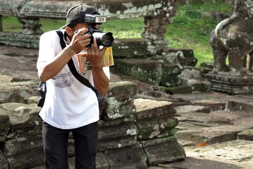 Những thợ ảnh lạ lùng ở khu đền Angkor (P3)