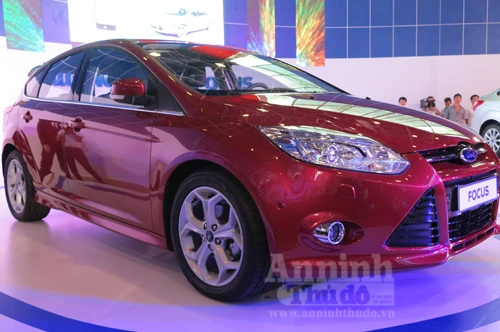 Cuối 2012, người VN có thể mua Ford Focus hỗ trợ đỗ tự động