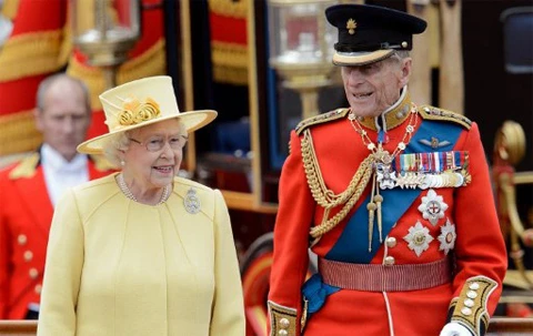 Máy bay rợp trời London mừng sinh nhật Nữ hoàng