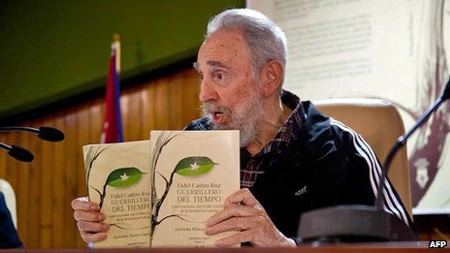 Lãnh tụ Cuba Fidel Castro ra mắt hồi ký