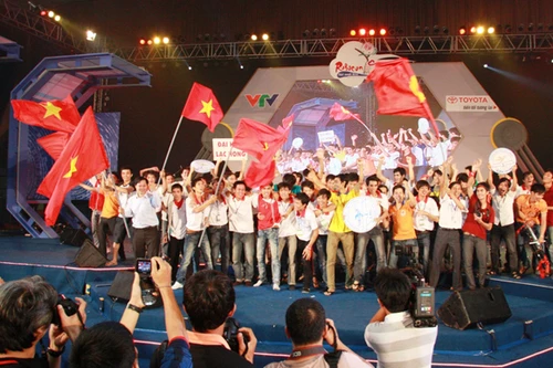 ĐH Lạc Hồng vô địch Robocon Việt Nam 2012
