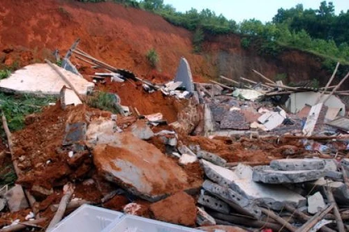 Sập đất tại Lai Châu khiến hai công nhân tử vong