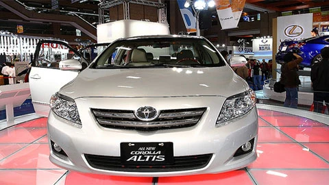 Dân buôn ôtô cầu trời qua cơn bĩ cực