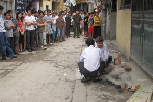 Thanh niên đang đi, quỵ xuống chết giữa đường