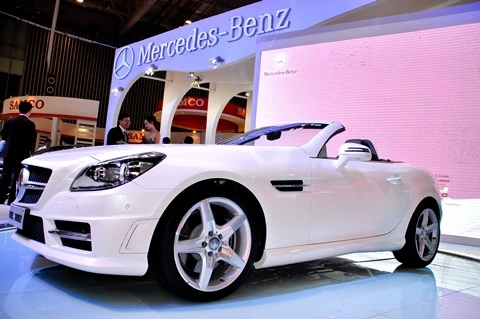 Phong cách thể thao mê hoặc của Mercedes SLK350 AMG