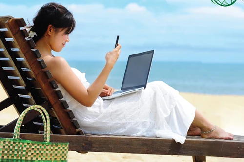 Tắm biển thỏa thích, lướt 3G miễn phí