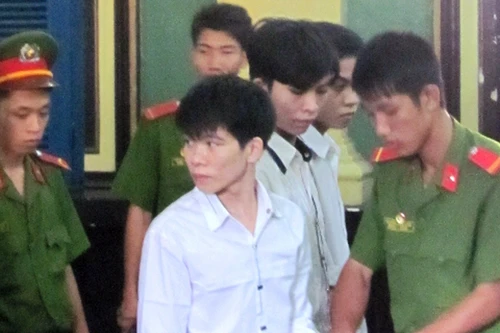 ĐTLA đứng trước nguy cơ mất chức vô địch giải hạng Nhất vì TP.HCM