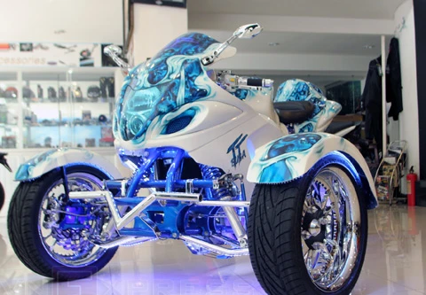 'Đập hộp' Suzuki Hayabusa hàng độc tại Việt Nam