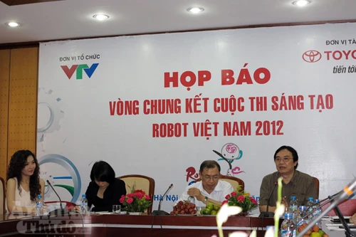 Sân thi đấu Robocon 2012 giống tháp bánh bao