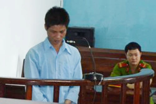 Gã trai làng đồi bại, xem phim sex rồi hại đời hai bé gái