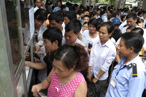 Sĩ tử lại nhốn nháo dồn về Văn Miếu