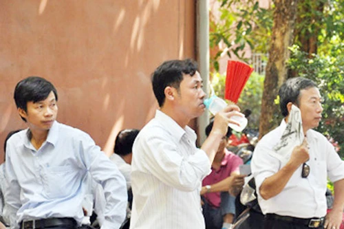 Nắng nóng trong 3 ngày thi tuyển sinh lớp 10