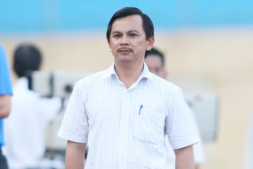 Chủ tịch đội Long An từ chức, thủ môn diễn trò hề bị phạt "nóng"