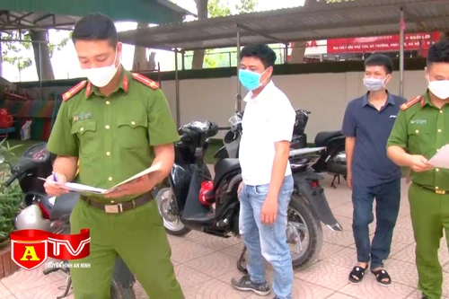 Gần 1.860 xe ô tô được hướng dẫn đăng ký mới ở cấp huyện