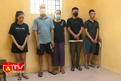 Bắt nhóm đối tượng chiếm đoạt sim điện thoại và tài khoản ngân hàng