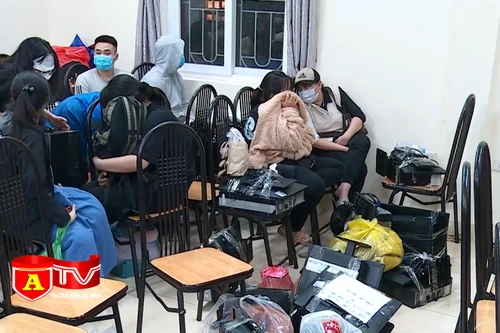 Triệt phá đường dây chuyên dùng ảnh "nóng" đe doạ con nợ