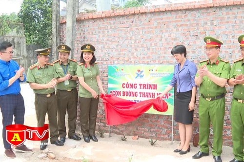 Hành trình "Thắp lửa tình nguyện vì nhân dân phục vụ"