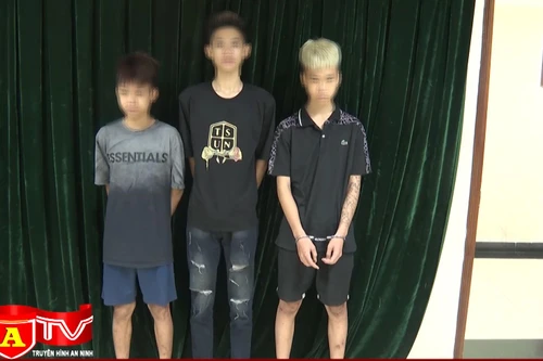 Túng tiền, rạng sáng rủ nhau đi cướp tài sản