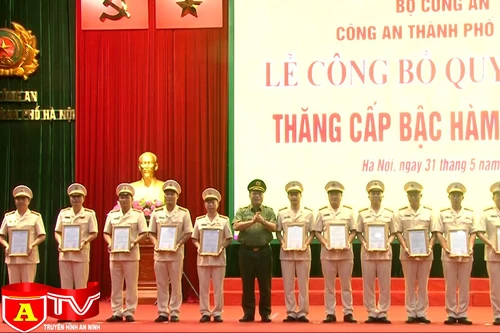 Gần 6.000 cán bộ, chiến sĩ CATP Hà Nội thăng cấp bậc hàm năm 2022