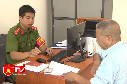 Đưa dịch vụ công trực tuyến đến với người dân