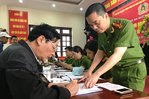 Niềm vui của nhân dân là động lực làm việc cho cán bộ chiến sỹ CAQ Hoàng Mai