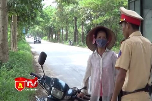 Xử lý nghiêm vi phạm không đội mũ bảo hiểm khi tham gia giao thông