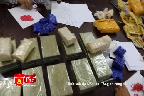 Giải mã "mắt xích" quan trọng lộ diện đường dây vận chuyển gần 100 bánh heroin 