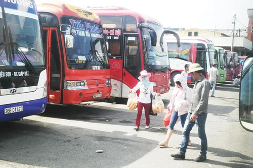 Giá xăng lao dốc, Bộ Tài chính "sốt ruột" yêu cầu giảm cước vận tải