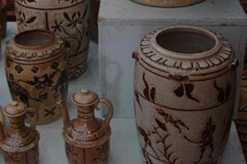 Trưng bày men gốm cổ Lý-Trần