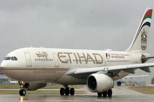 Hoãn bay để khách tạm biệt cháu đang hấp hối