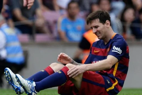 Barcelona choáng váng trước tin Messi lỗi hẹn với Siêu kinh điển