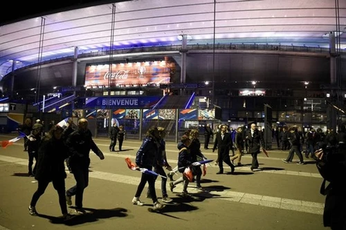 Pháp ban hành lệnh cấm với CĐV sau thảm kịch tấn công khủng bố ở Paris