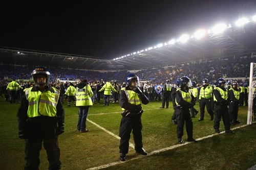 CĐV đội bóng nào bị cảnh sát bắt giữ nhiều nhất ở Anh?