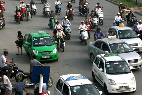 Taxi không muốn giảm giá cước