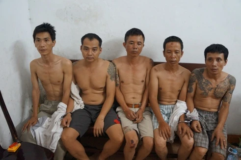 Bắt xới bạc toàn “dân” xăm trổ đầy mình