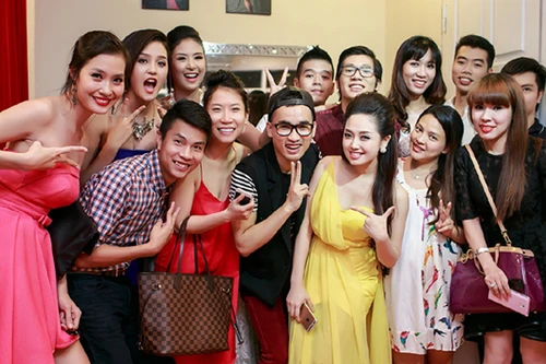 Hoa hậu Ngọc Hân cùng dàn mỹ nhân hội ngộ chúc mừng NTK Hà Duy