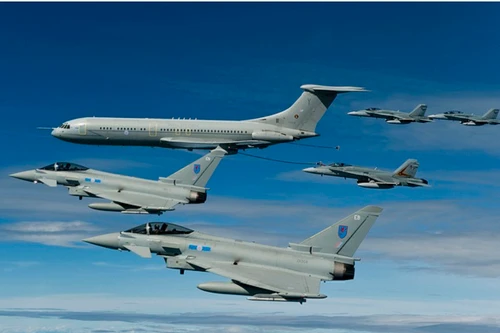 Nhóm “Ngũ cường” diễn tập quy mô lớn trên biển Đông